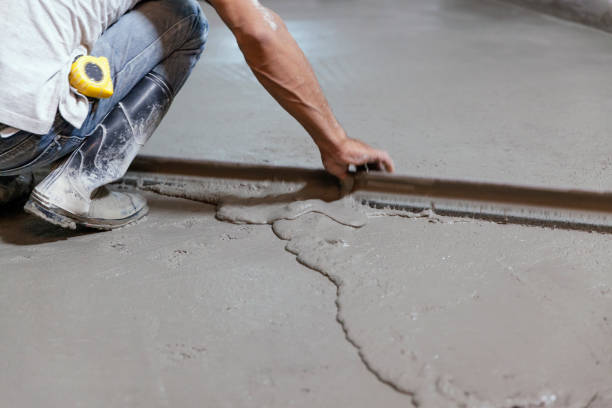 Best Concrete Pool Decks in West, TX